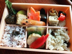 おつまみ弁当（イメージ）